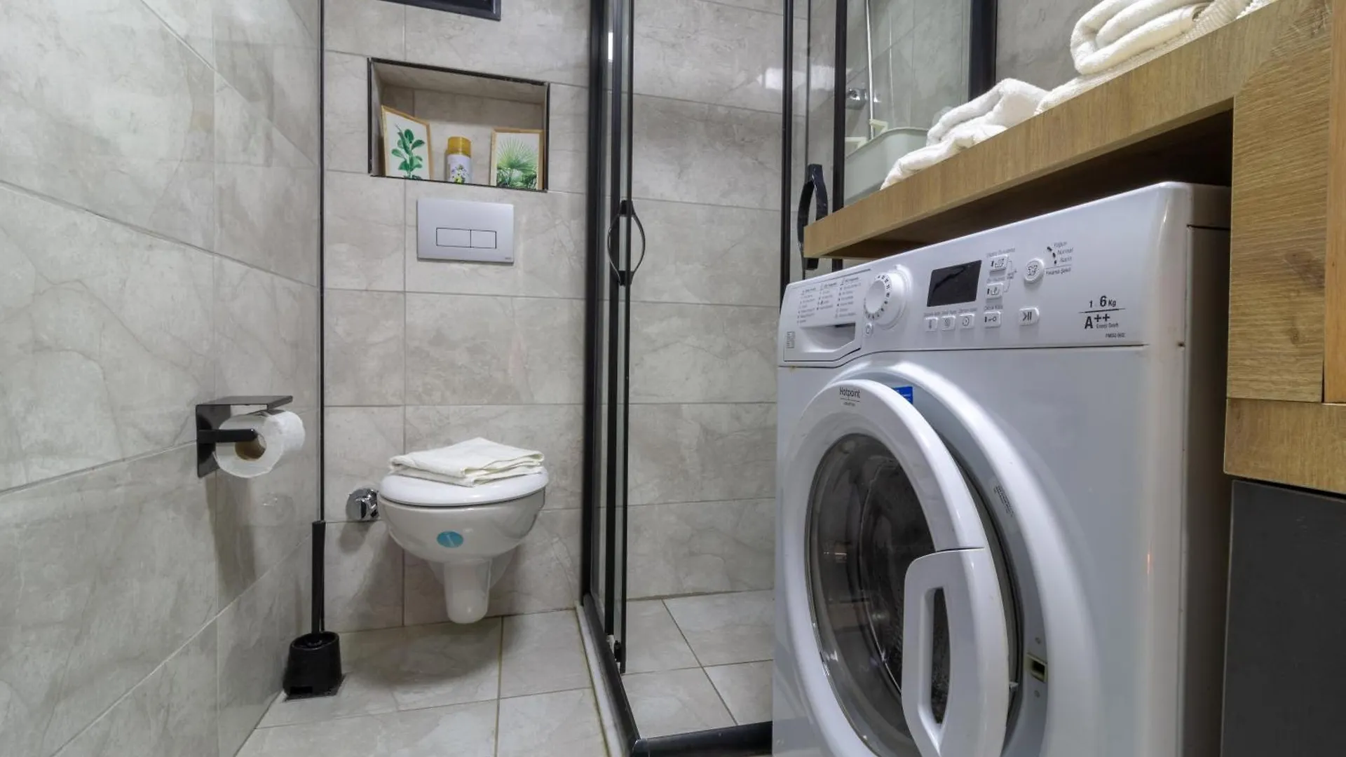 Alex Suites Lara Antalya Homestay