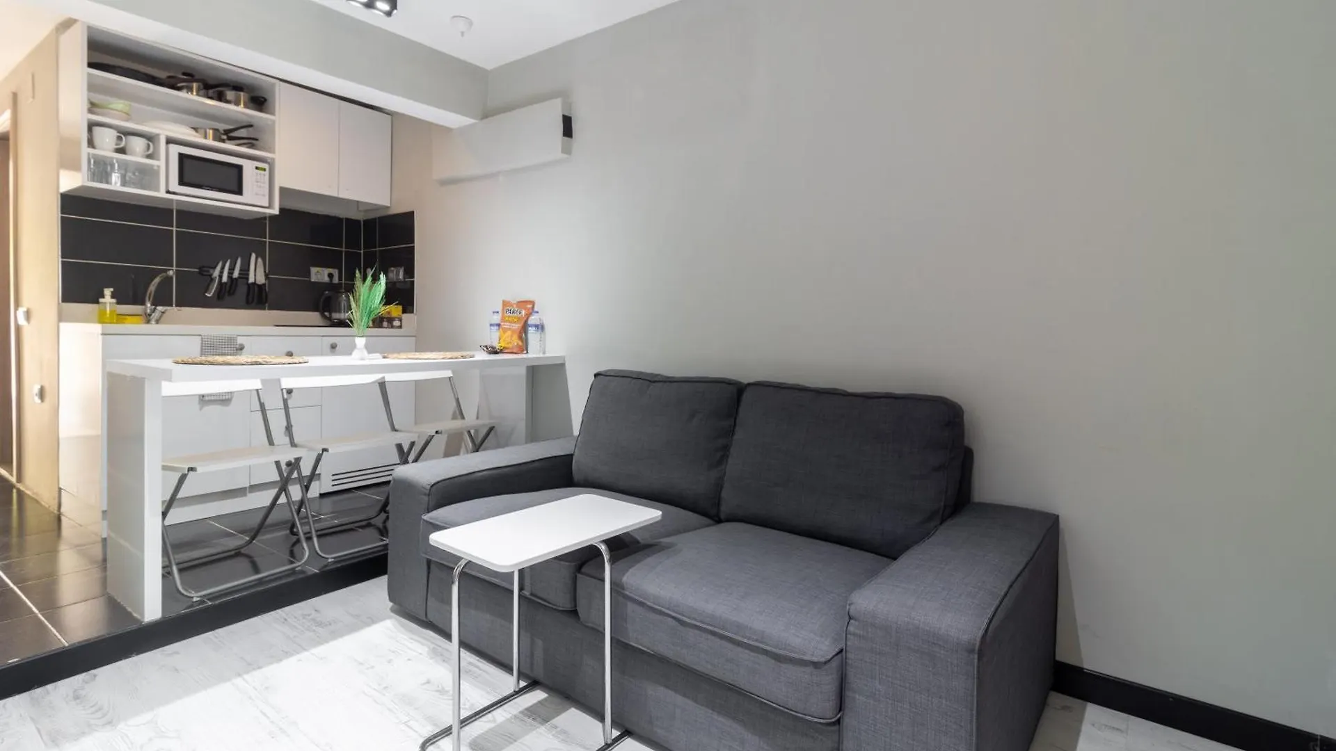 Homestay Alex Suites Lara Antalya Turkey