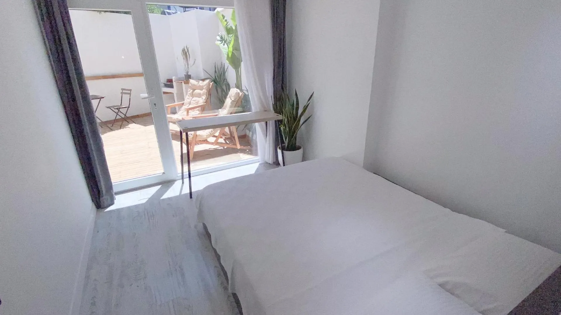 Homestay Alex Suites Lara Antalya Turkey